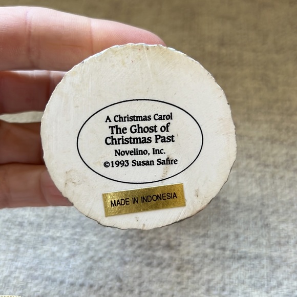 A Christmas Carol A Ghost of Christmas Past - Picture 7 of 7